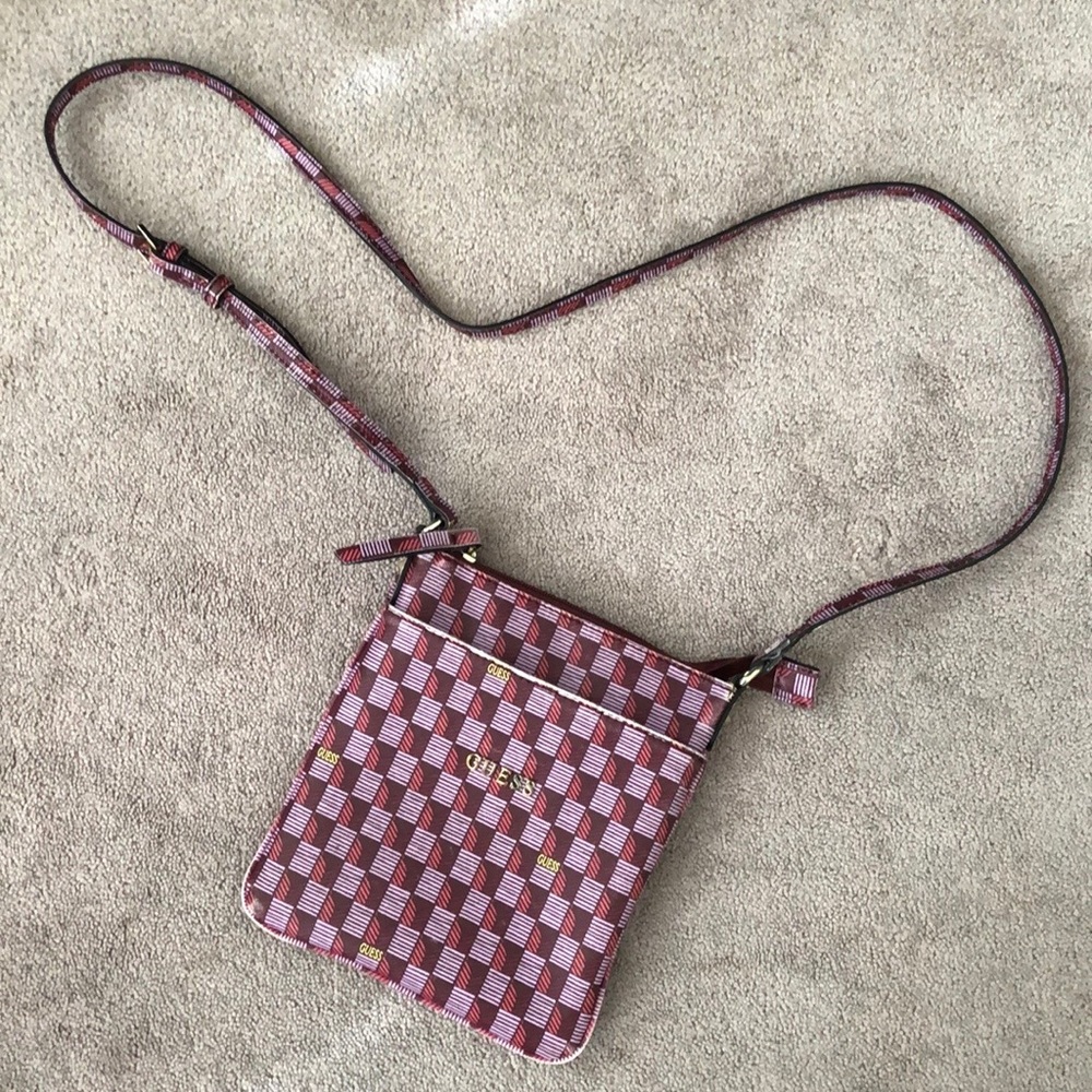 Guess Crossbody Bag💋